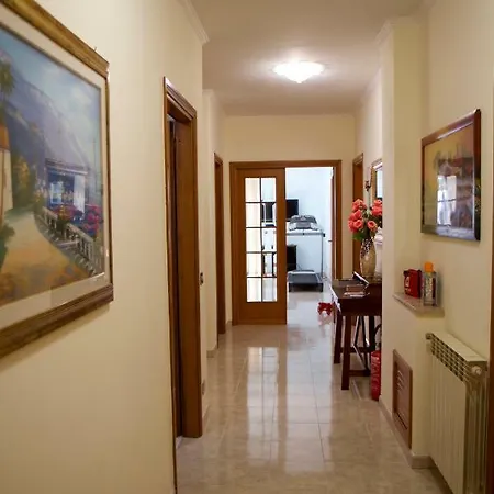 Domus Palombi لاديسْبولِ